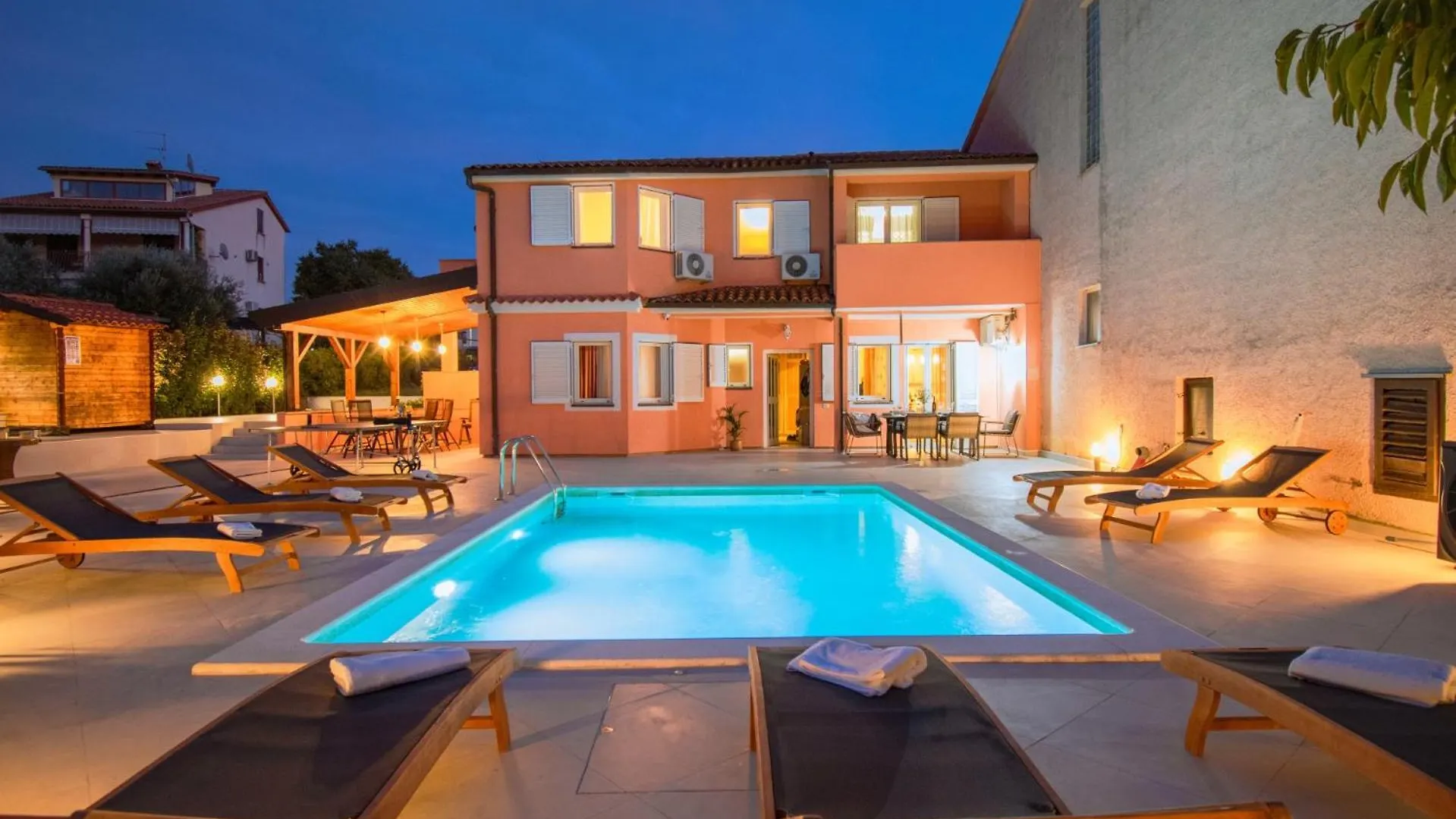 Villa Natalia Stinjan- Private Pool Retreat Пула